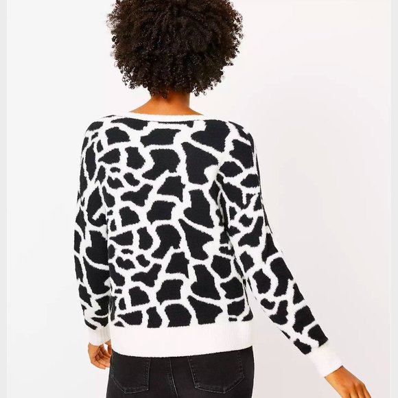 NWT LOFT Animal Spotted V-Neck Sweater - Picture 3 of 6